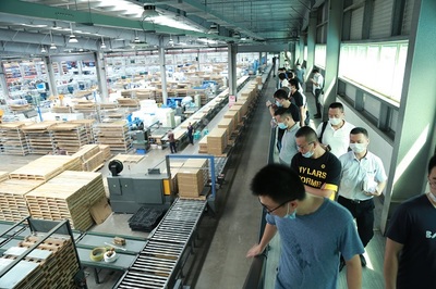 智能制造近距離 8月28日，30余位企業(yè)管理人走進(jìn)九牧探尋轉(zhuǎn)型新路徑